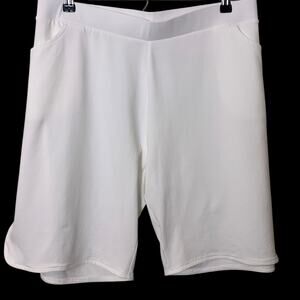 Chico's Shorts White Cotton Tulip Hem 
Weekend Wear